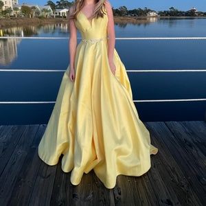 Beautiful Yellow Sherri Hill Prom Dress